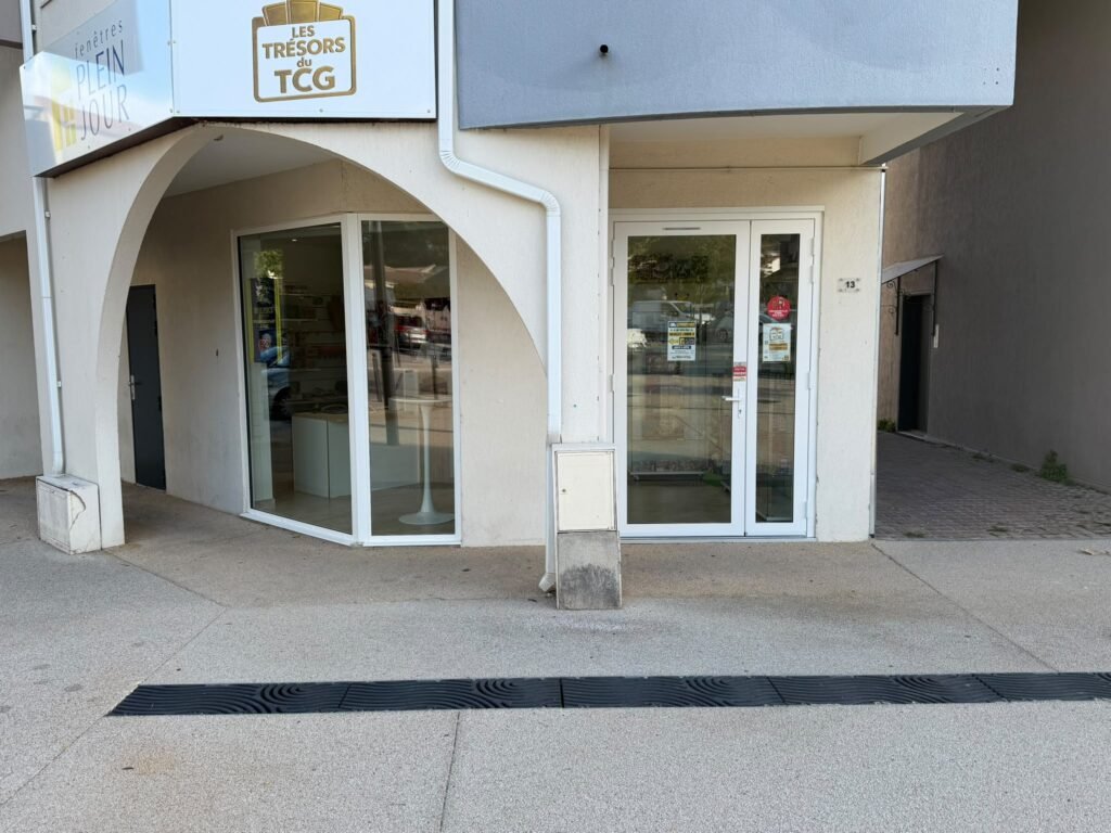 Façade de la boutique Les Trésors du TCG à Jacou, près de Montpellier